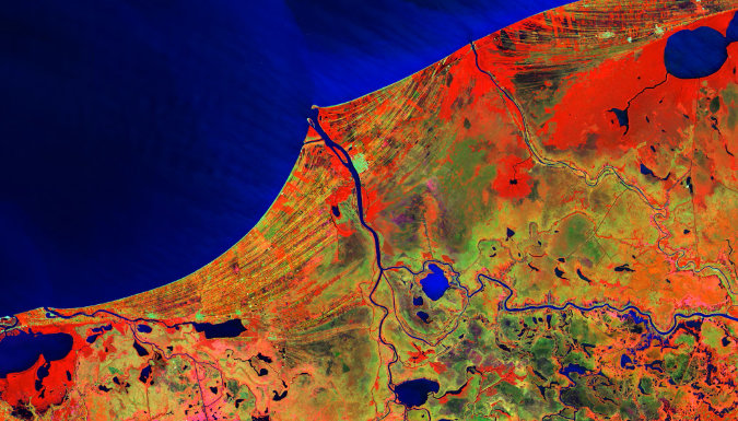 Understanding the Role of Anthropogenic Heat in Shaping Urban Heat Islands and Groundwater Response Through Remote Sensing